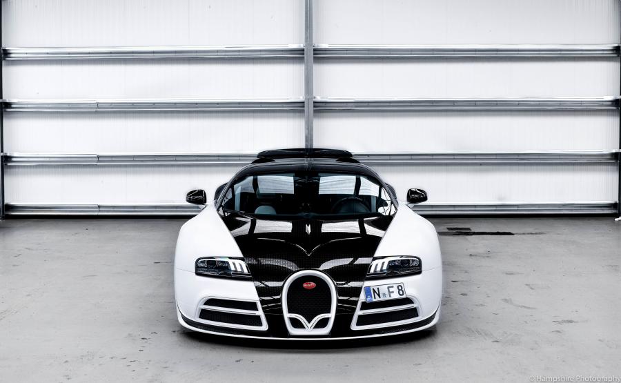  Bugatti Veyron 16.4 Linea Vivere by Mansory 2014 года  (фото 1 из 24)